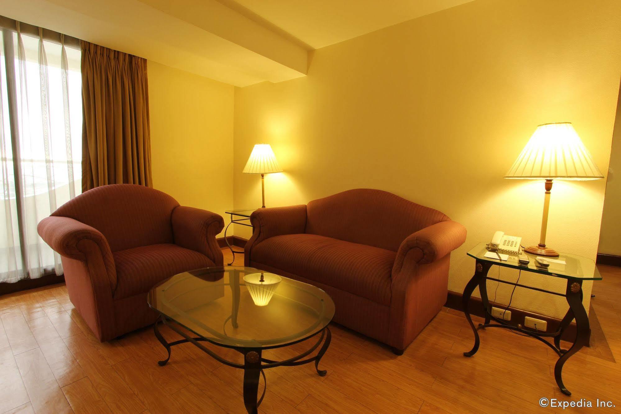 Atrium Hotel Pasay Dış mekan fotoğraf