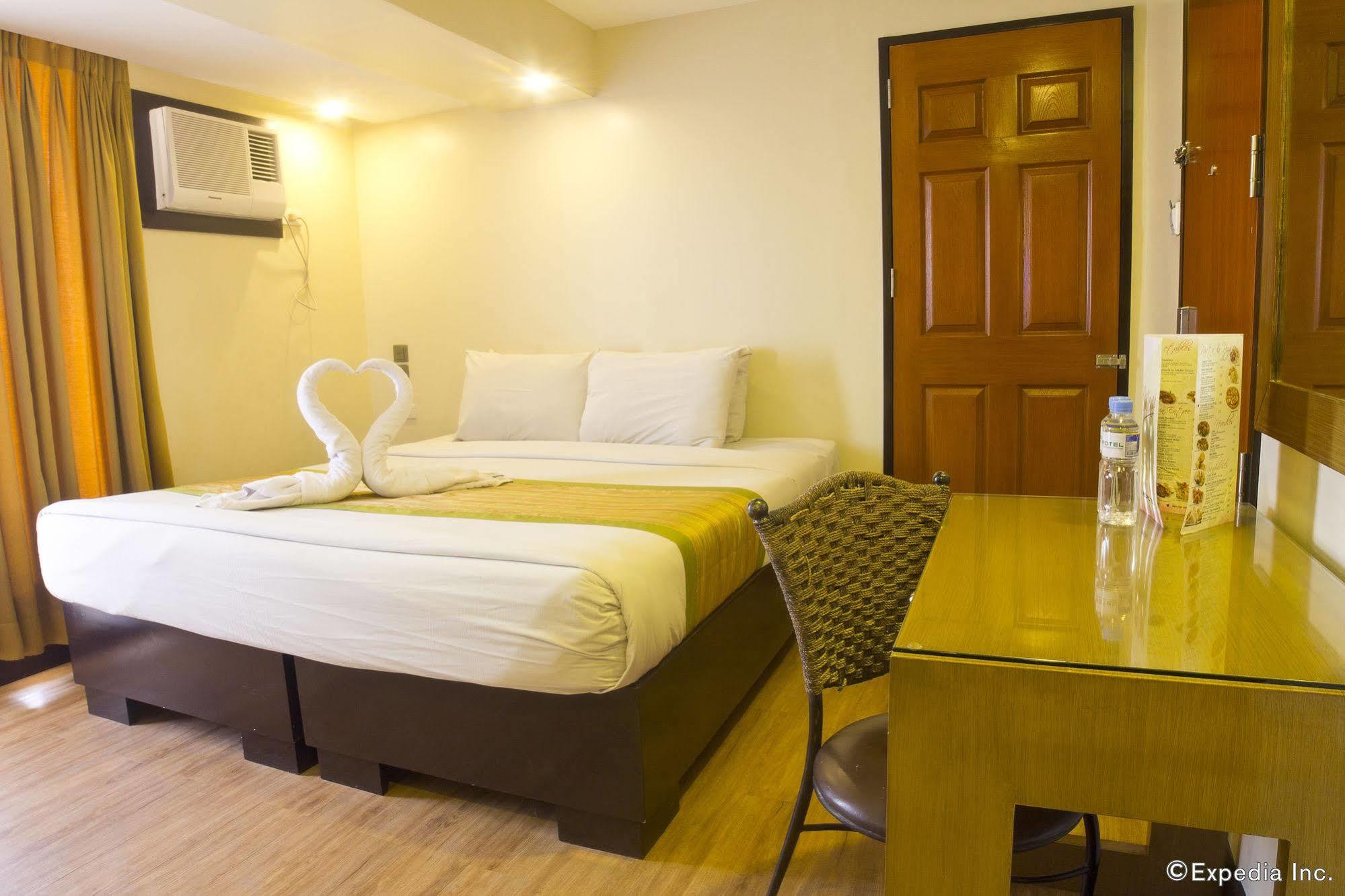 Atrium Hotel Pasay Dış mekan fotoğraf