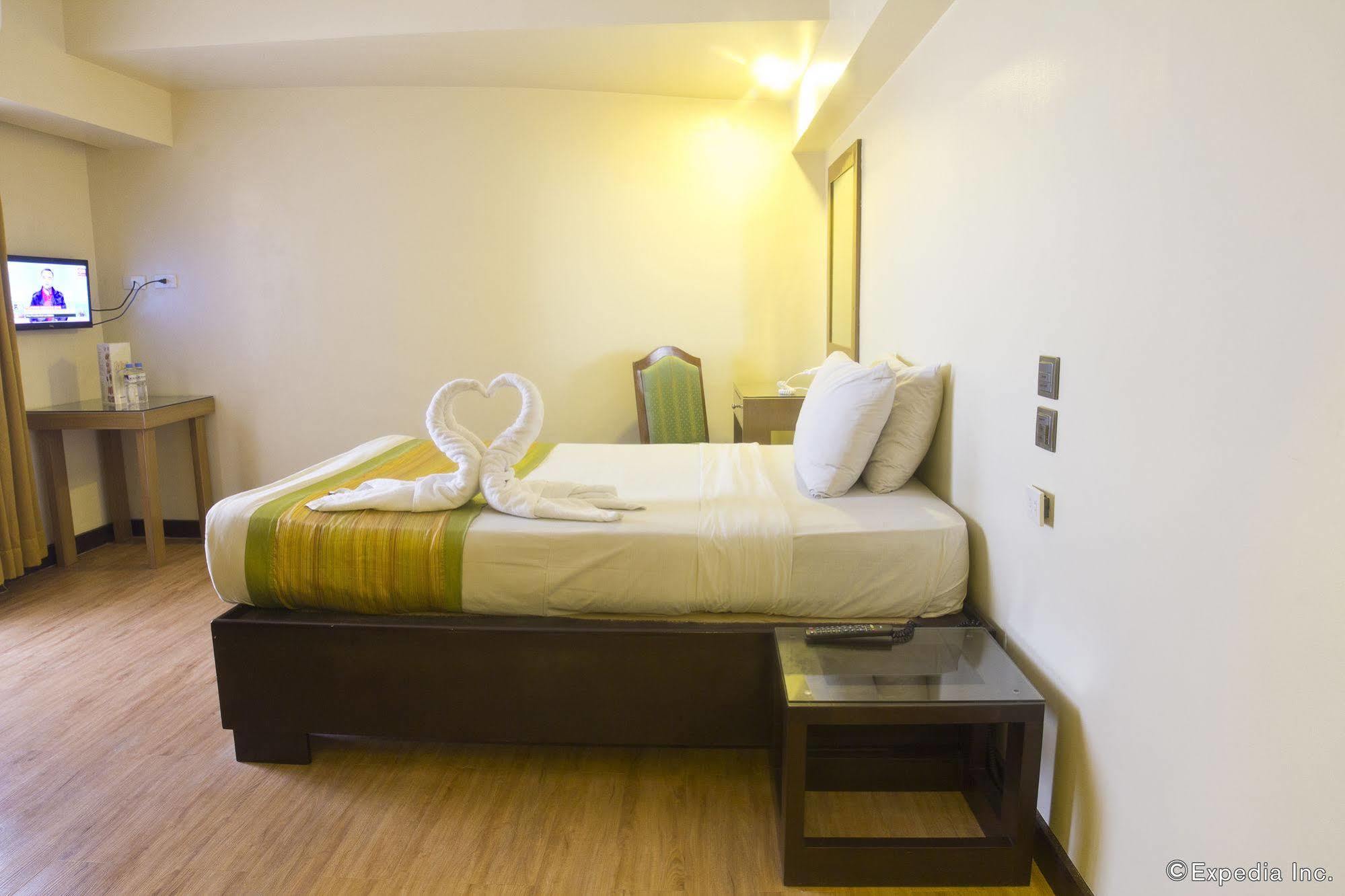 Atrium Hotel Pasay Dış mekan fotoğraf