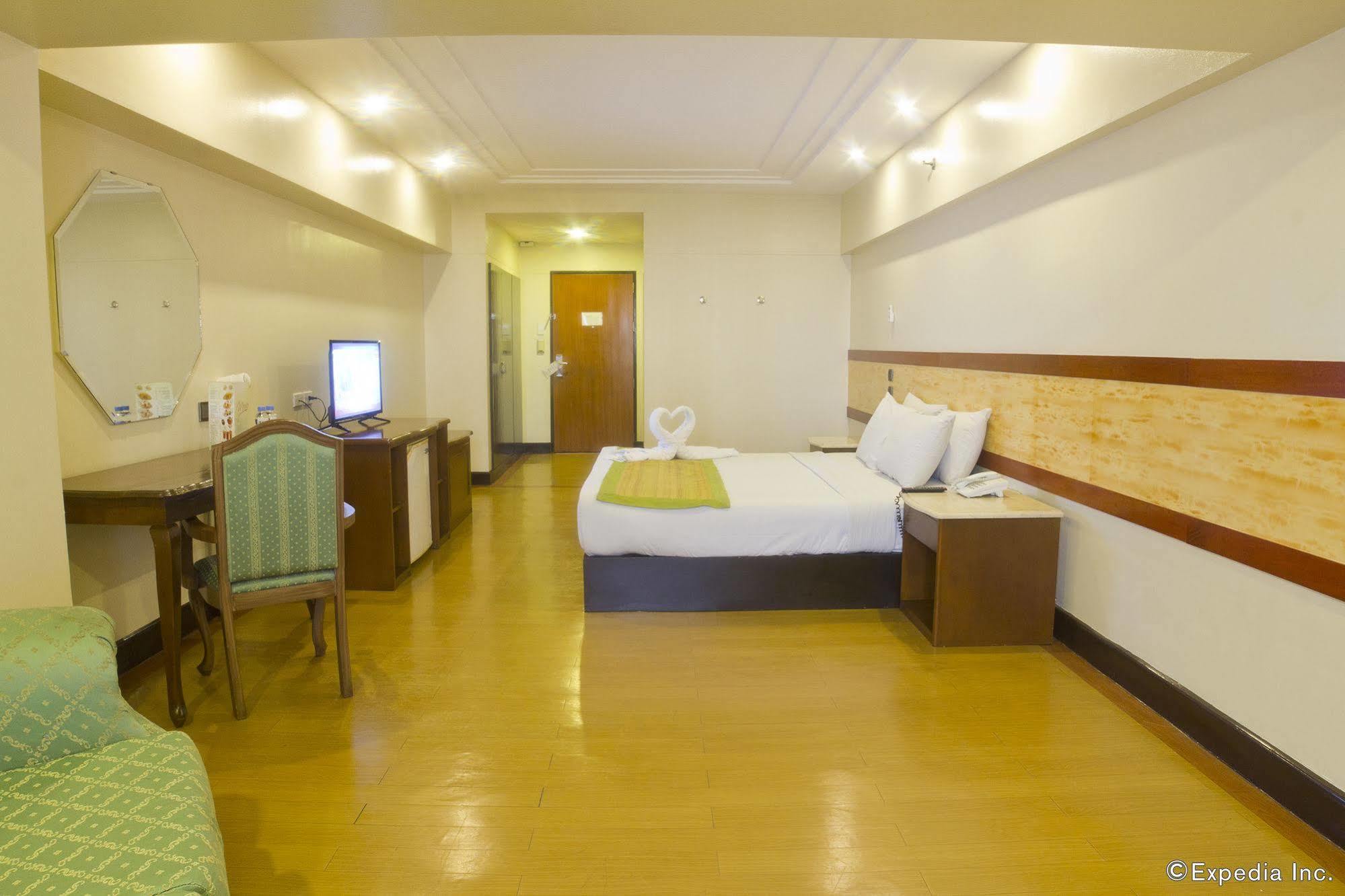 Atrium Hotel Pasay Dış mekan fotoğraf
