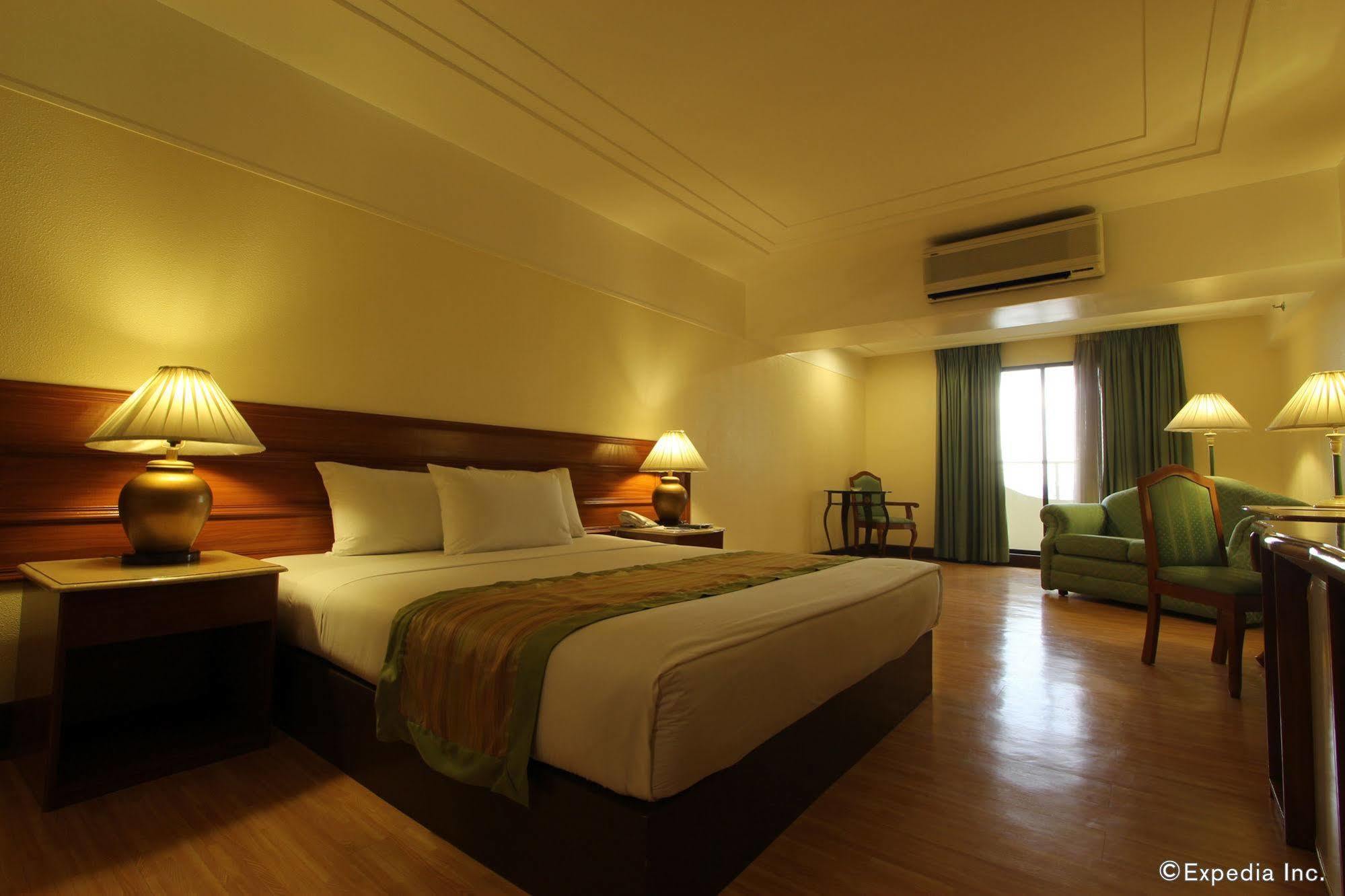 Atrium Hotel Pasay Dış mekan fotoğraf