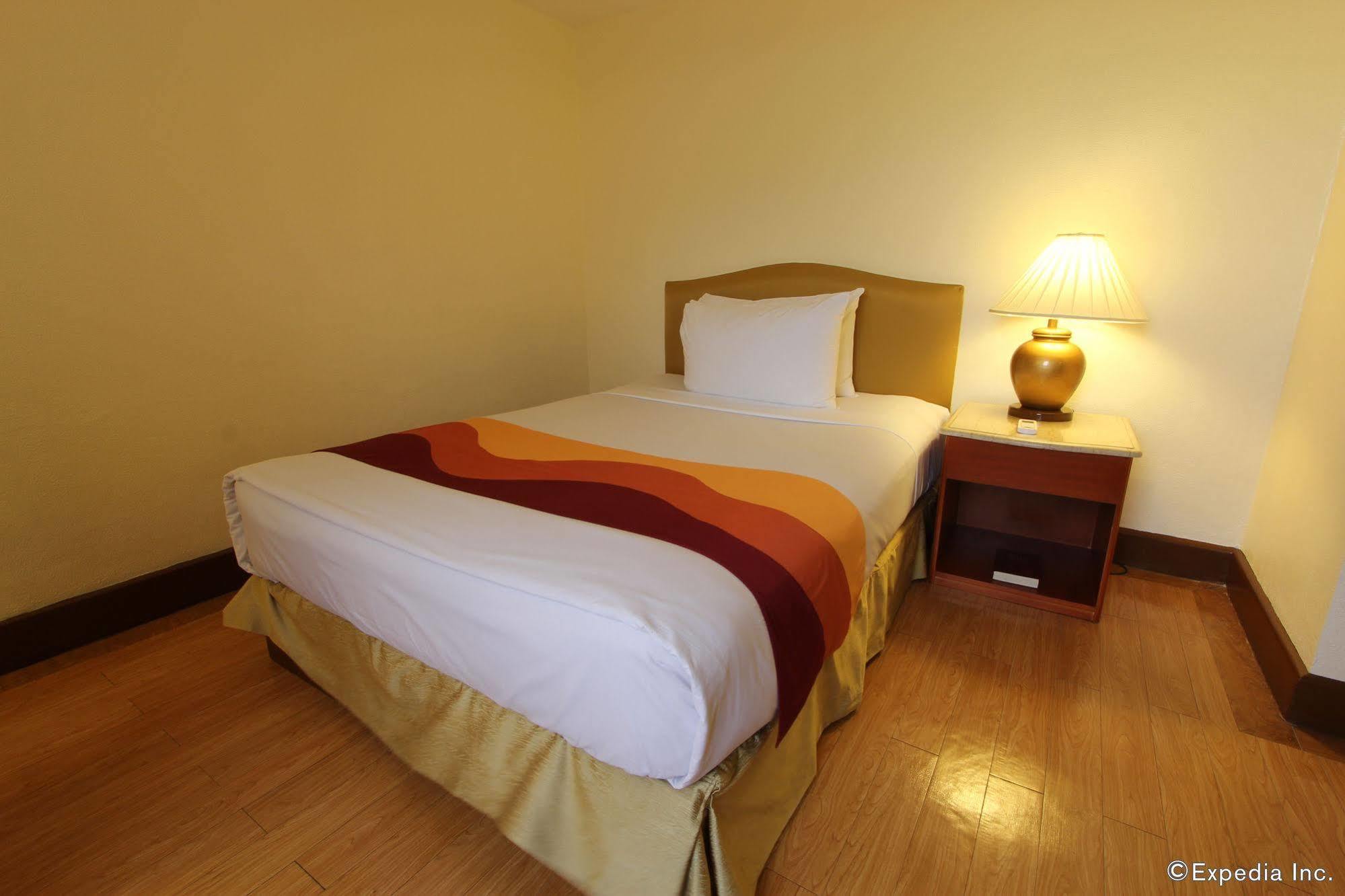 Atrium Hotel Pasay Dış mekan fotoğraf