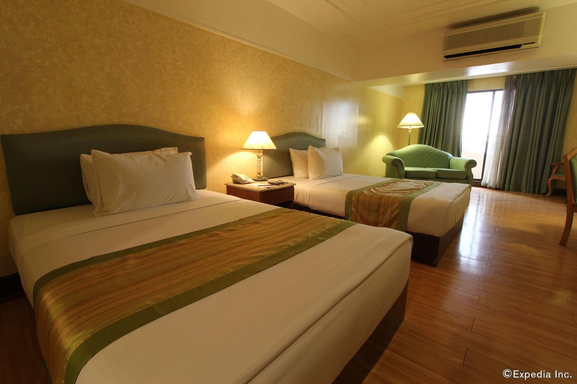 Atrium Hotel Pasay Dış mekan fotoğraf