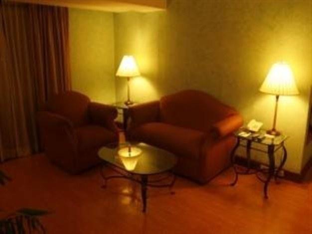 Atrium Hotel Pasay Dış mekan fotoğraf