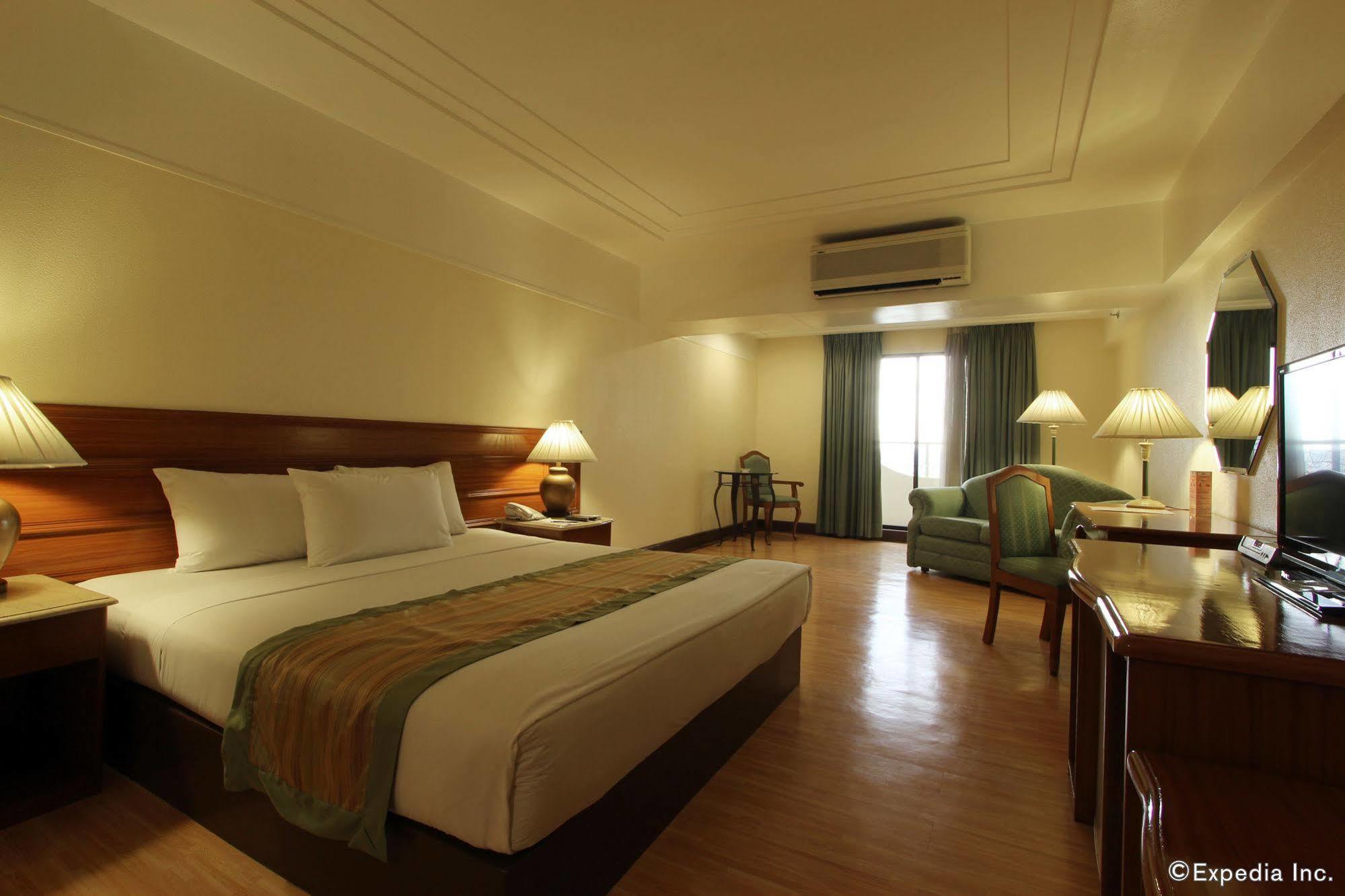 Atrium Hotel Pasay Dış mekan fotoğraf